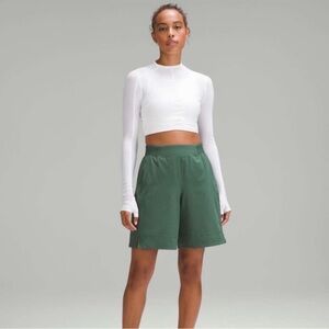 lululemon athletica Stretch Woven mid-rise Forest Green Women's Bermuda